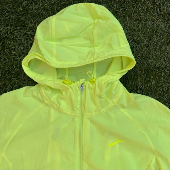 Brooks Jackets & Blazers - Brooks Running Women’s Canopy Packable Jacket Lightweight Wind Water Resistant M